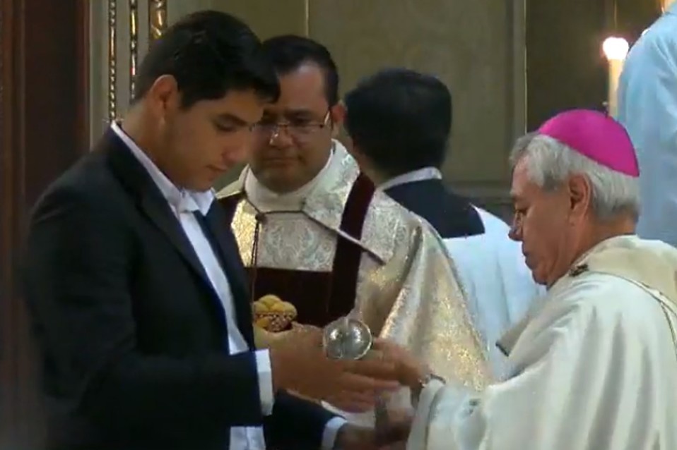 Llama Arzobispo de León a celebrar Jueves de Corpus a puerta cerrada
