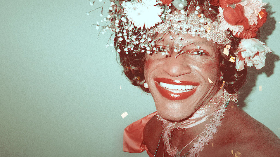 "La muerte y vida de Marsha P. Johnson" es uno de los filmes disponibles para conmemorar el mes del orgullo (Netflix)