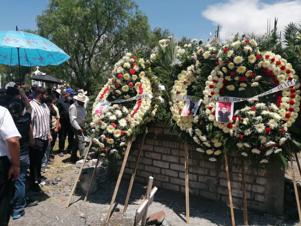 Dan último adiós a hermanos Becerra en Salvatierra. Foto: David Rivera