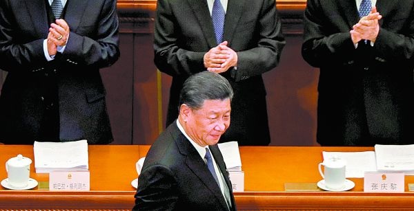 El gobierno chino, encabezado por el presidente Xi Jinping, está aplicando políticas más agresivas. Carlos García Rawlins/Reuters