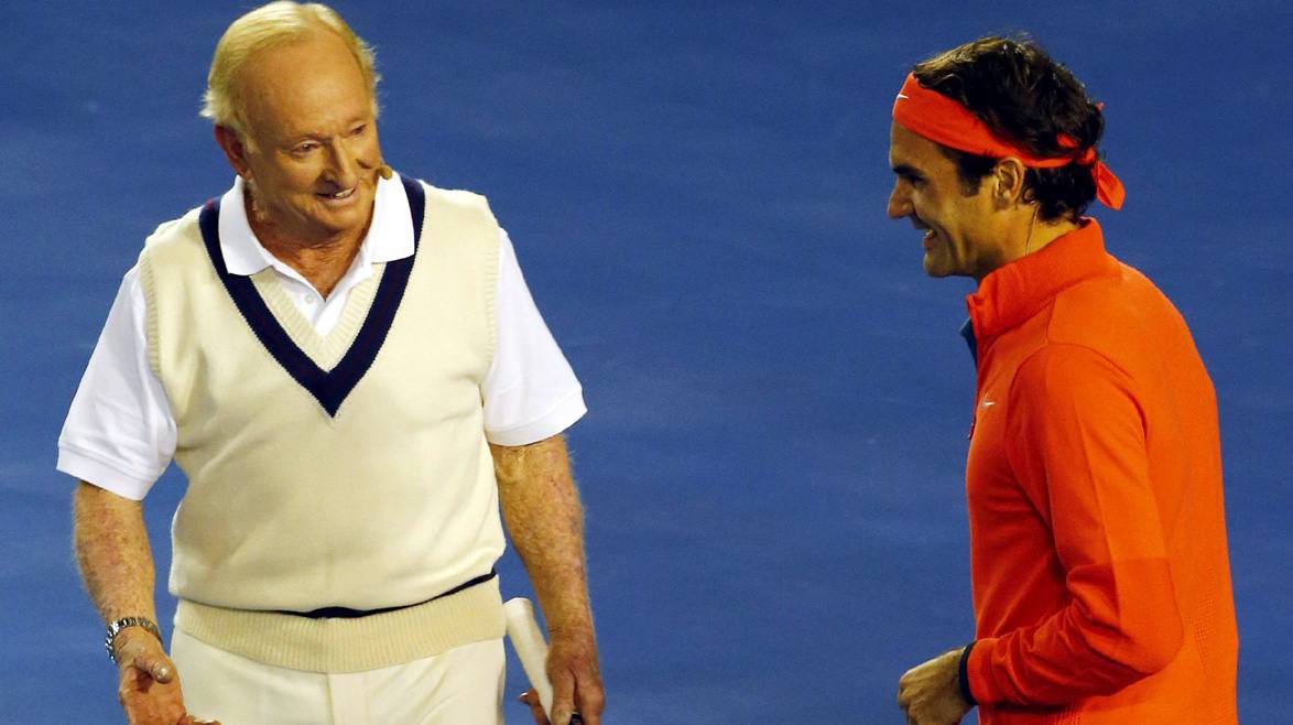 Rod Laver junto a Roger Federer (Reuters)