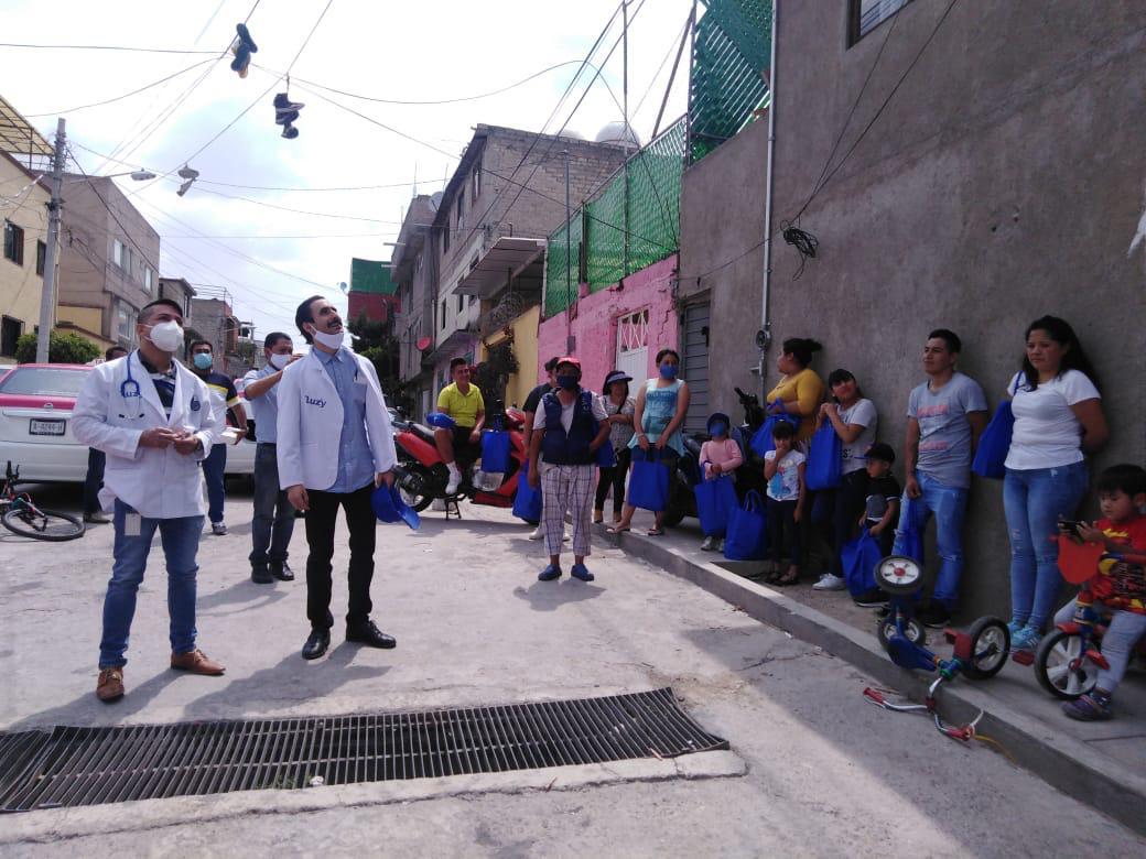 En la colonia Granjas Navidad, de Cuajimalpa, la plataforma Luzy entregó apoyos.
