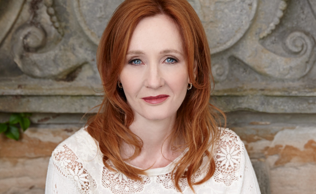 J.K. Rowling asegura que tiene conocimientos sobre las personas trans (Reuters).
