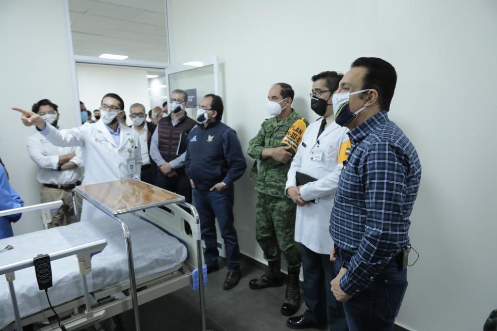 Omar Fayad supervisa hospital Insabi para covid-19. (Cortesía)