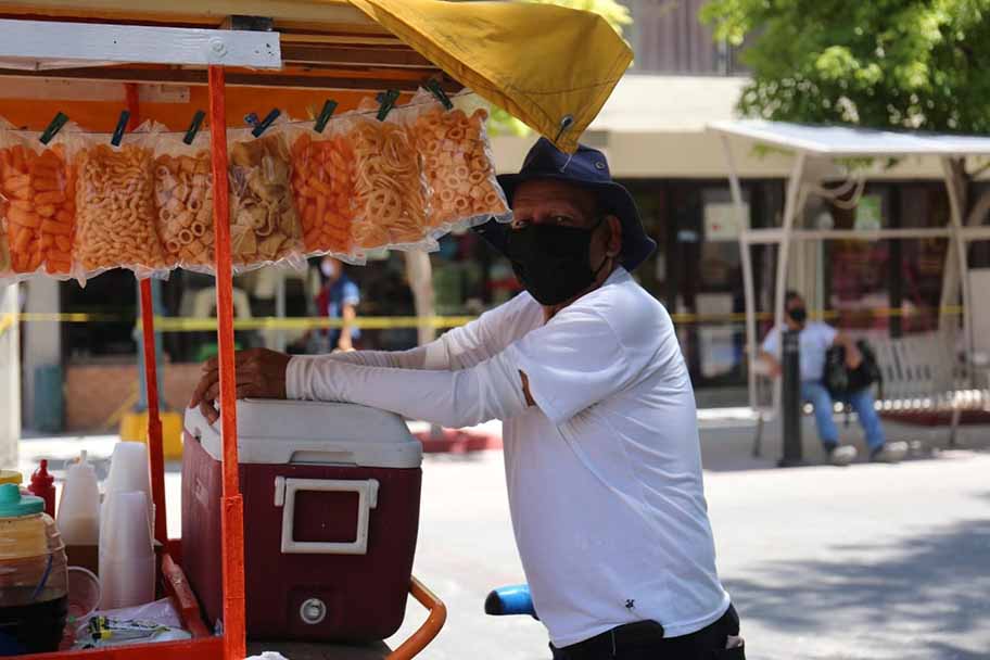 Vendedores ambulantes en Gómez Palacio. (Rolando Riestra)