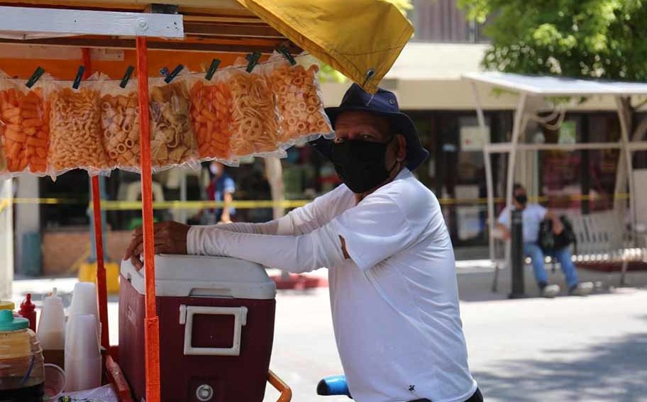 https://images.milenio.com/mq1BqS_qkrZc3VwVa2o_n3kd4IQ=/958x596/uploads/media/2020/06/12/vendedores-ambulantes-gomez-palacio-rolando_0_9_912_567.jpg