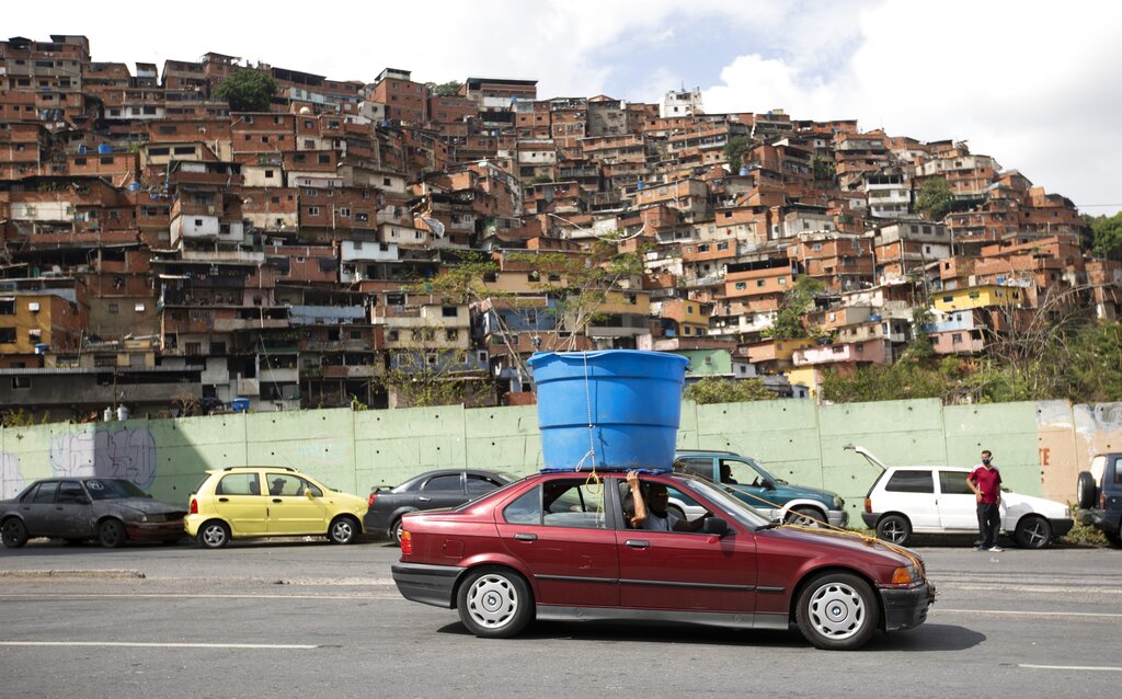 Venezuela se mantiene en estado de alarma desde marzo por la pandemia de coronavirus. (AP)