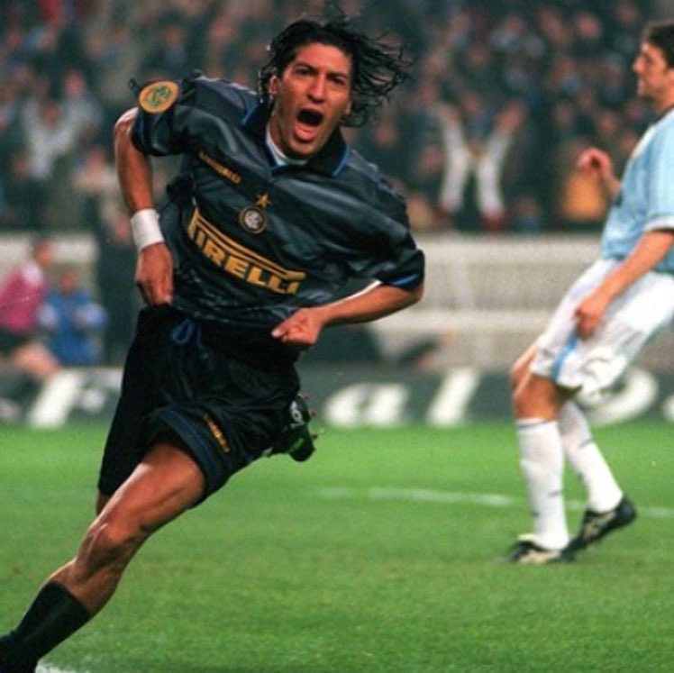 Iván Zamorano (Instagram: @bambam9oficial)