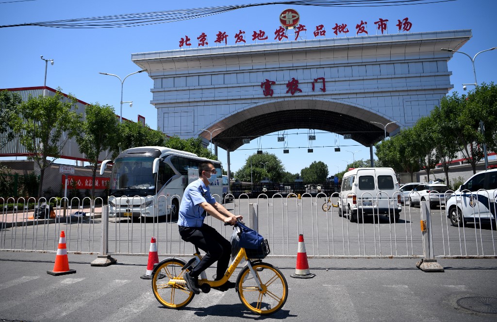 China registró un rebrote por la pandemia de coronavirus en un mercado de Beijing. (AFP)