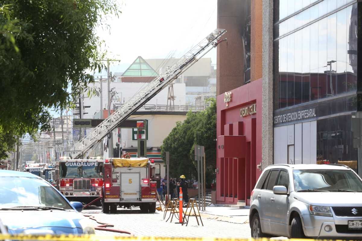 El siniestro ocurrió en el segundo y tercer piso de la Subsecretaría de Ingresos. Foto: Raúl Palacios