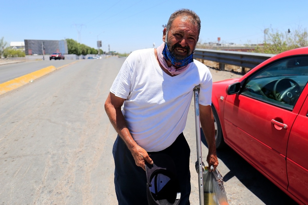Don Prisciliano vive en casa de su hija, donde la apoya con sus hijas. (Rolando Riestra)