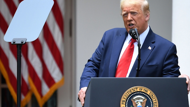 Donald Trump firma orden ejecutiva de reforma policial