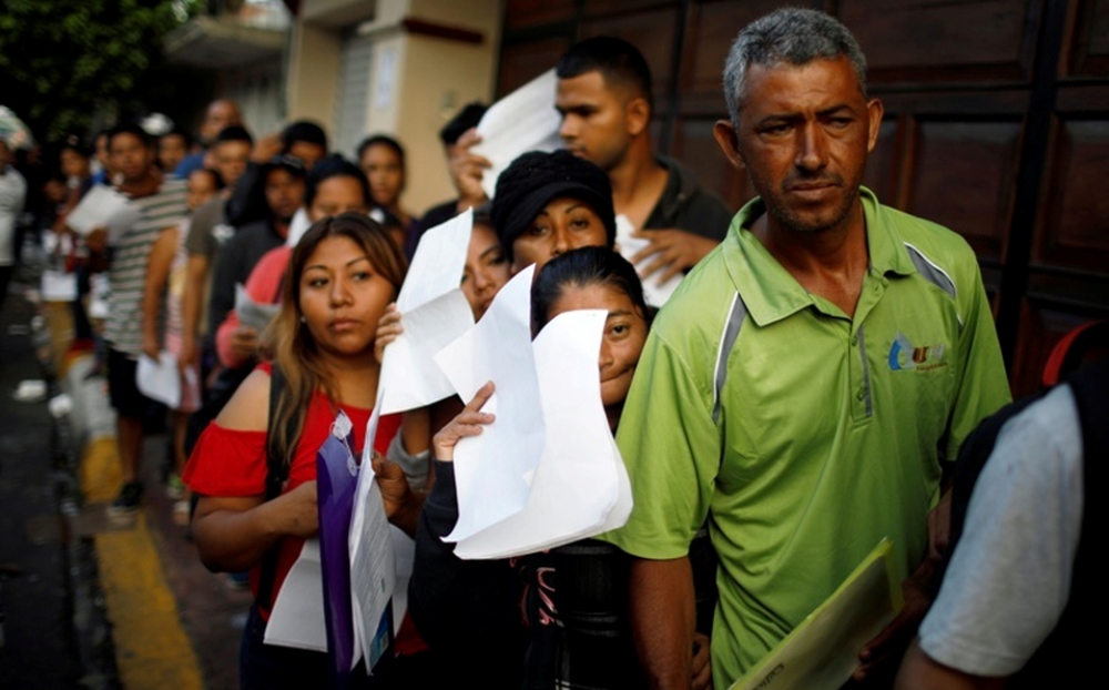 Miles de solicitantes aguardan en México mientra intentan ingresar a Estados unidos. (Archivo)