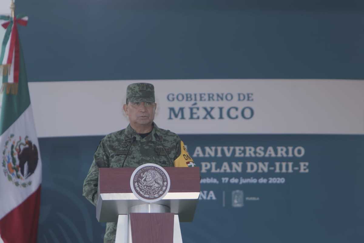 La ceremonia fue encabezada por Luis Cresencio Sandoval (Ariana Pérez)
