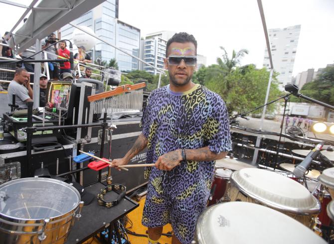 Dani Alves en el carnaval Good Crazy (www.carnaval.leiaja.com)