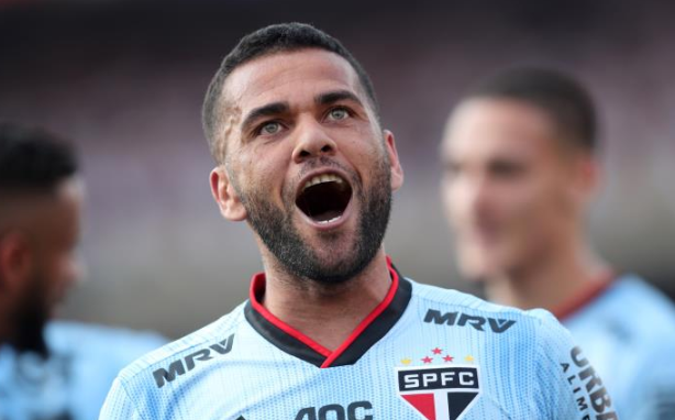 Dani Alves no tuvo un paso tan exitoso en el Sao Paulo