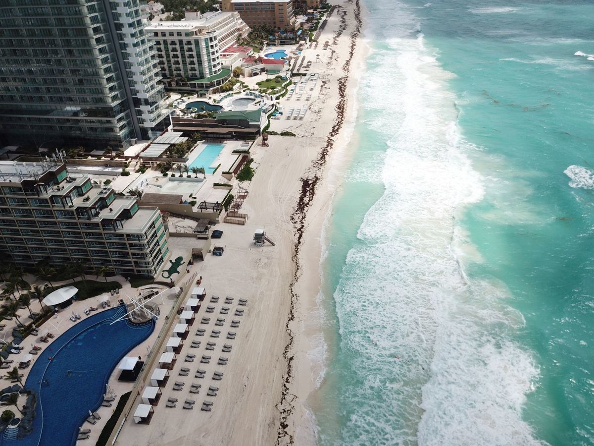 Las playas de Cancún se abren paulatinamente ante pandemia / Cuartoscuro