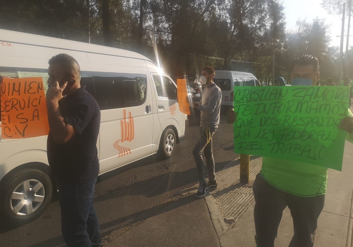 Trabajadores de hospital Citibanamex protestan en avenida Conscripto. | César Velázquez