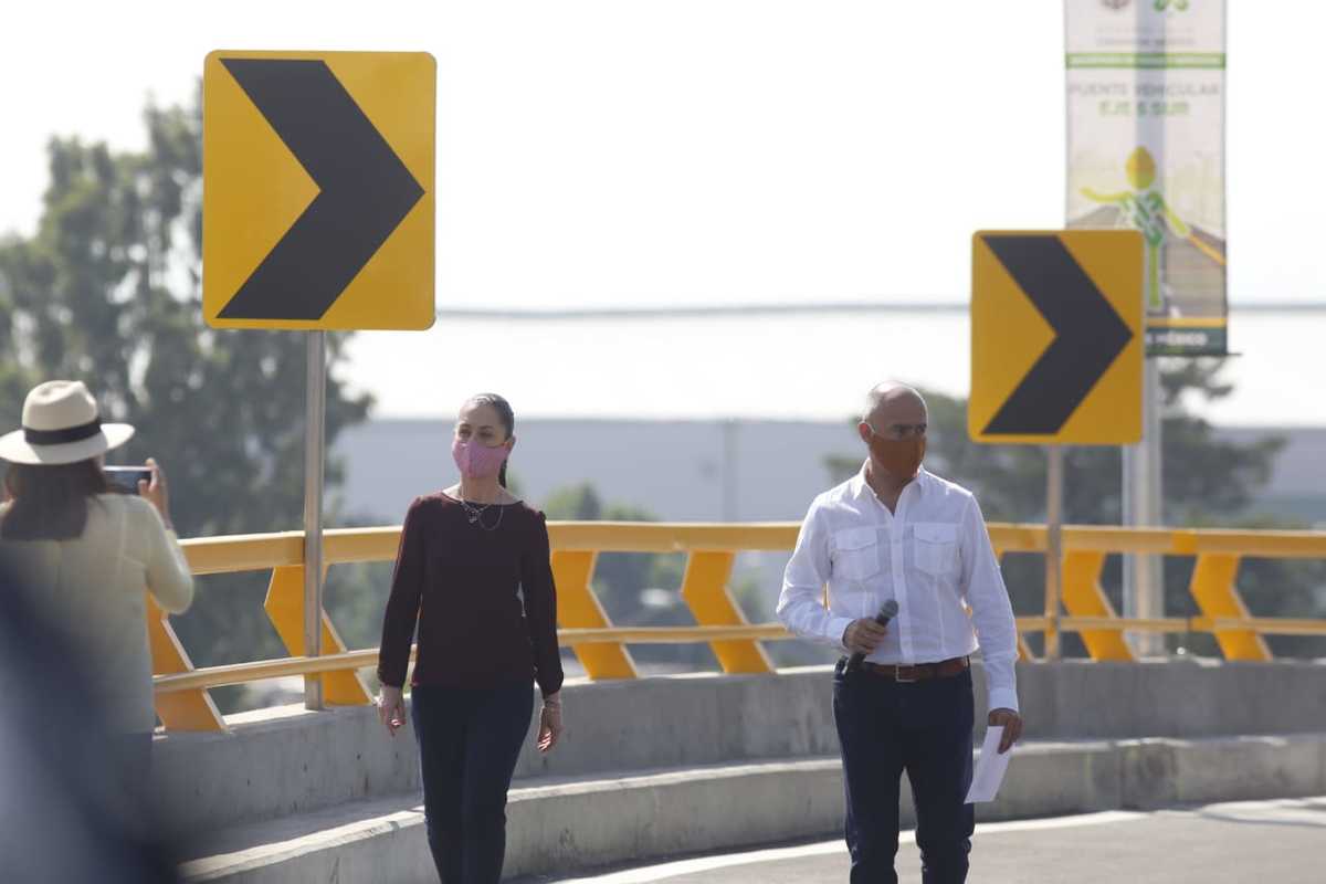Sheinbaum inauguró el puente vehicular en Eje 6 Sur. | Araceli López