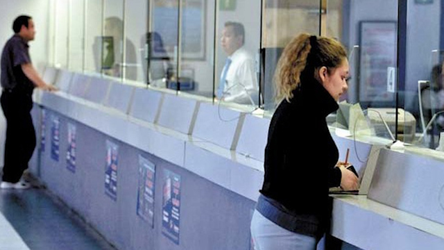 Bancos extenderán plazo para pago de créditos, anuncia Hacienda