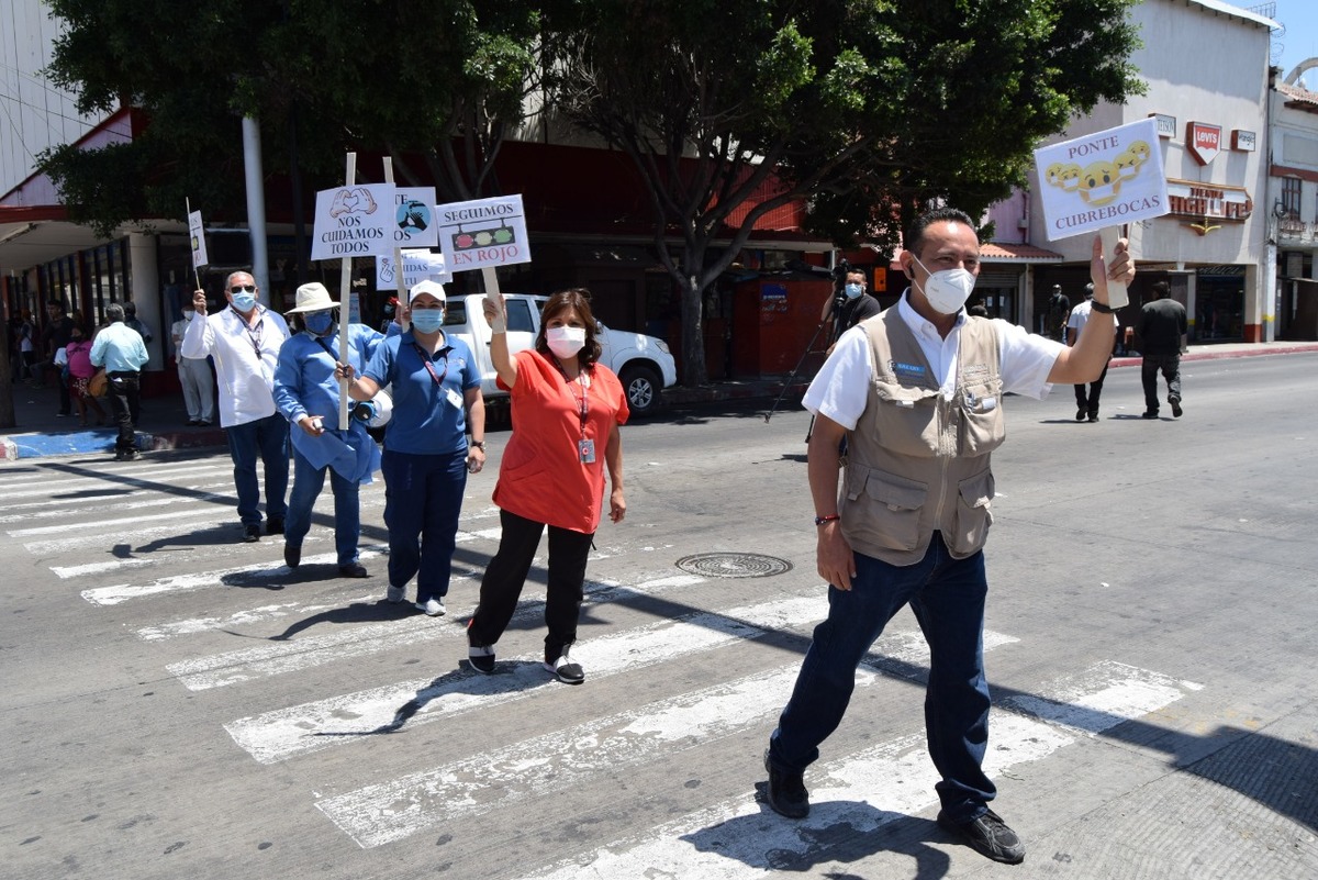 Invitaban a la gente a seguir las medidas de sanidad. (Said Betanzos)