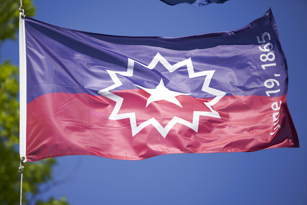 El Juneteenth tiene una bandera propia; la festividad fue relegada durante gran parte del Siglo XX. (AP)