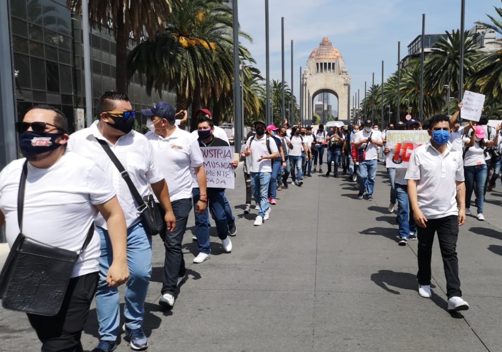 Músicos gruperos  marchan a Zócalo de CdMx. | Jorge Becerril