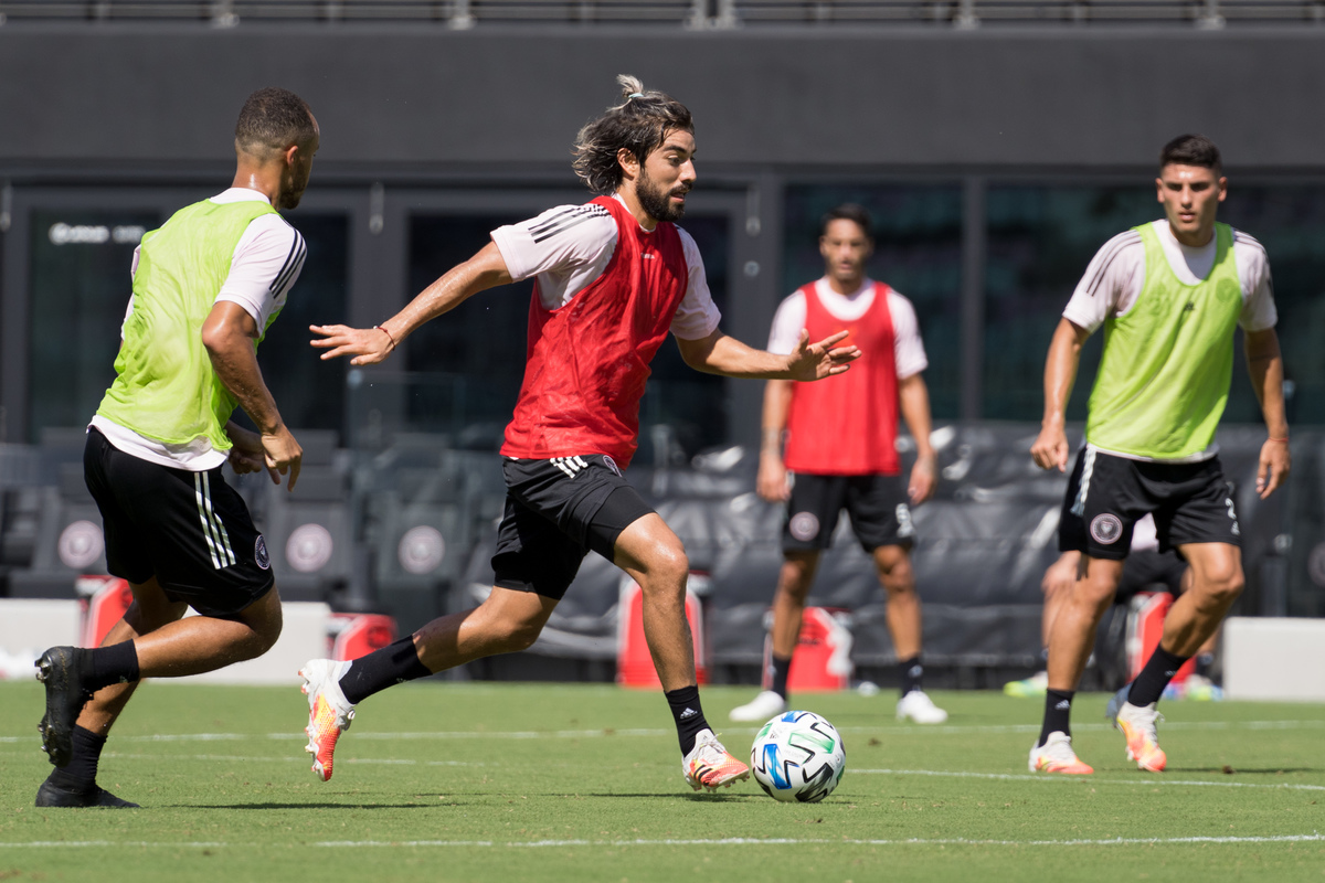 Rodolfo Pizarro durante entrenamiento con el Inter de Miami (Twitter @InterMiamiCF)