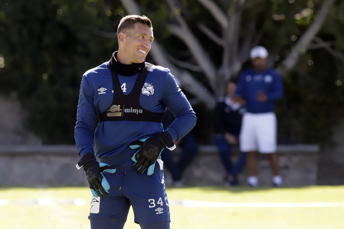El arquero del Puebla de La Franja, Nicolás Vikonis, celebrará su primer Día del Padre. (Agencia Enfoque)