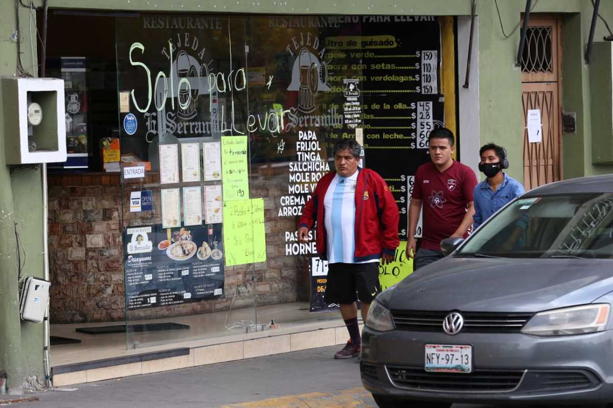 Pachuqueños salen a festejar el Día del Padre. (Jorge Sánchez)