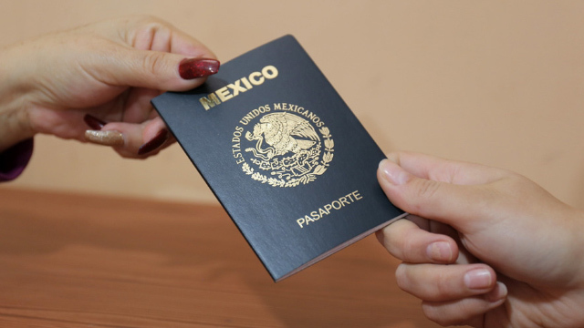 SRE reanuda emisión de pasaportes