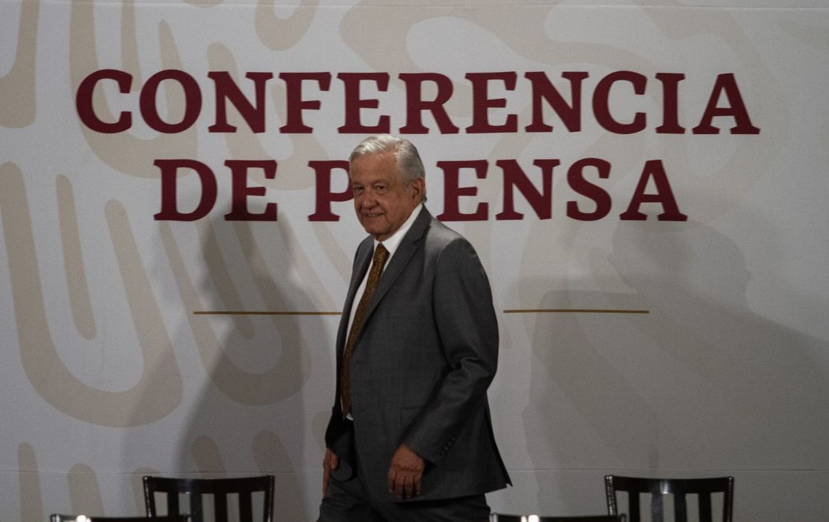 El Presidente llegando a su conferencia de prensa de hoy. (Cuartoscuro)
