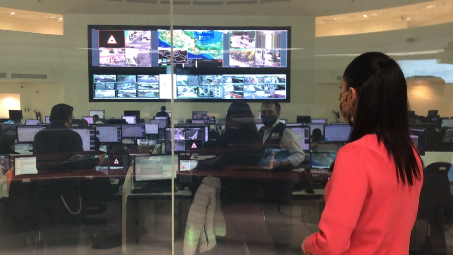 La jefa de Gobierno en el C5 tras el sismo de 7.5 (@Claudiashein)