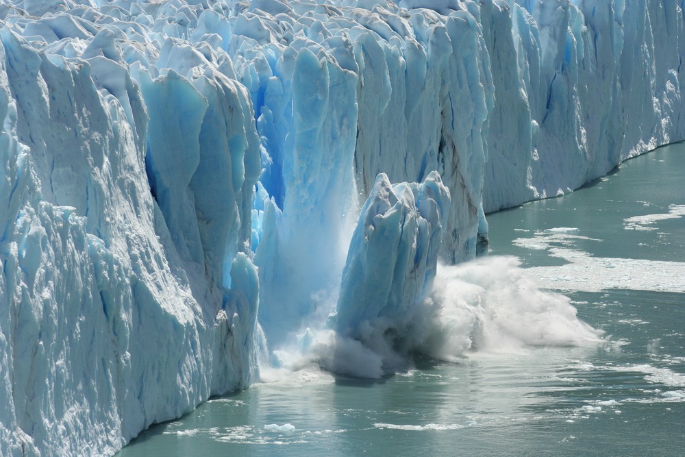 Además de la ola de calor que azota a Rusia, la temperatura en los polos aumenta debido al derretimiento del hielo marino ártico (Shutterstock).