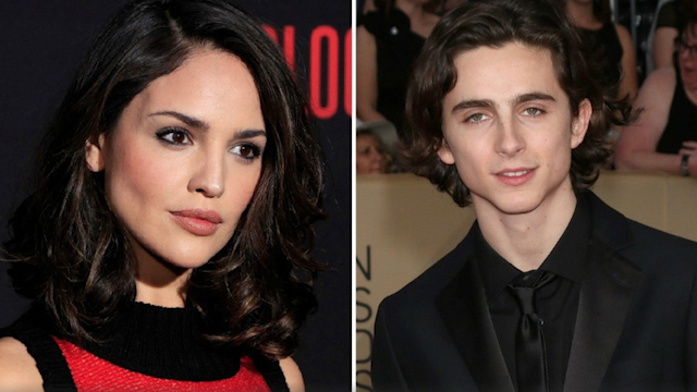 Captan a Timothée Chalamet y Eiza González besándose