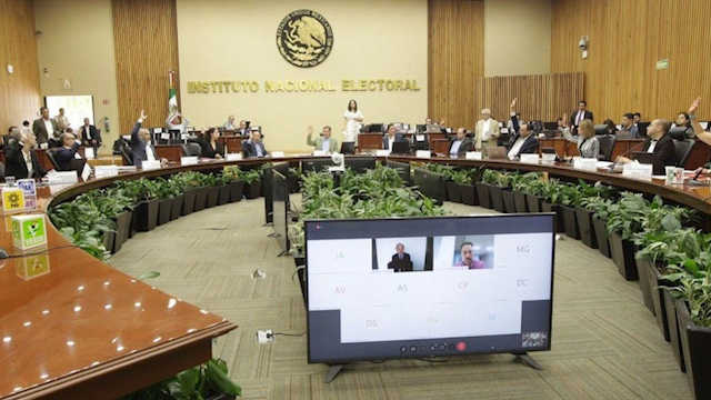 Diputados acuerdan elección de cuatro consejeros del INE el 22 de julio