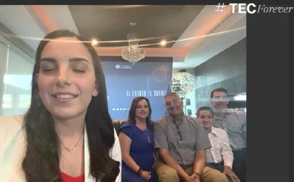 Estudiantes de los diferentes campus del Tec de Monterrey se conectaron y celebraron el haber concluido sus estudios académicos. (Especial)