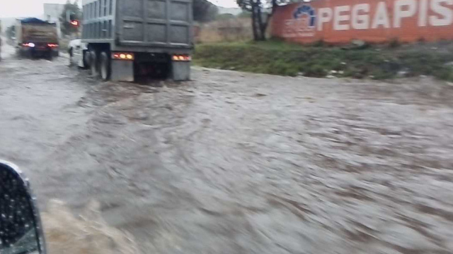Reportan daños en Uruapan y Morelia tras intensas lluvias