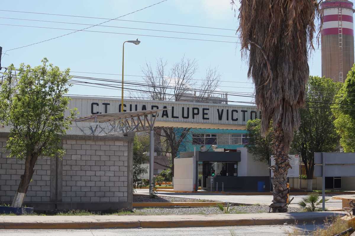 La CFE usa litros de agua potable aunque podrían usar aguas grises. (Rolando Riestra)