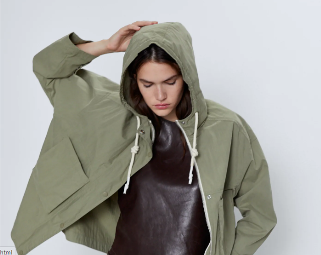 Además de la colección de la que te hablaremos, Zara posee también una amplia colección de chaquetas impermeables (Zara).