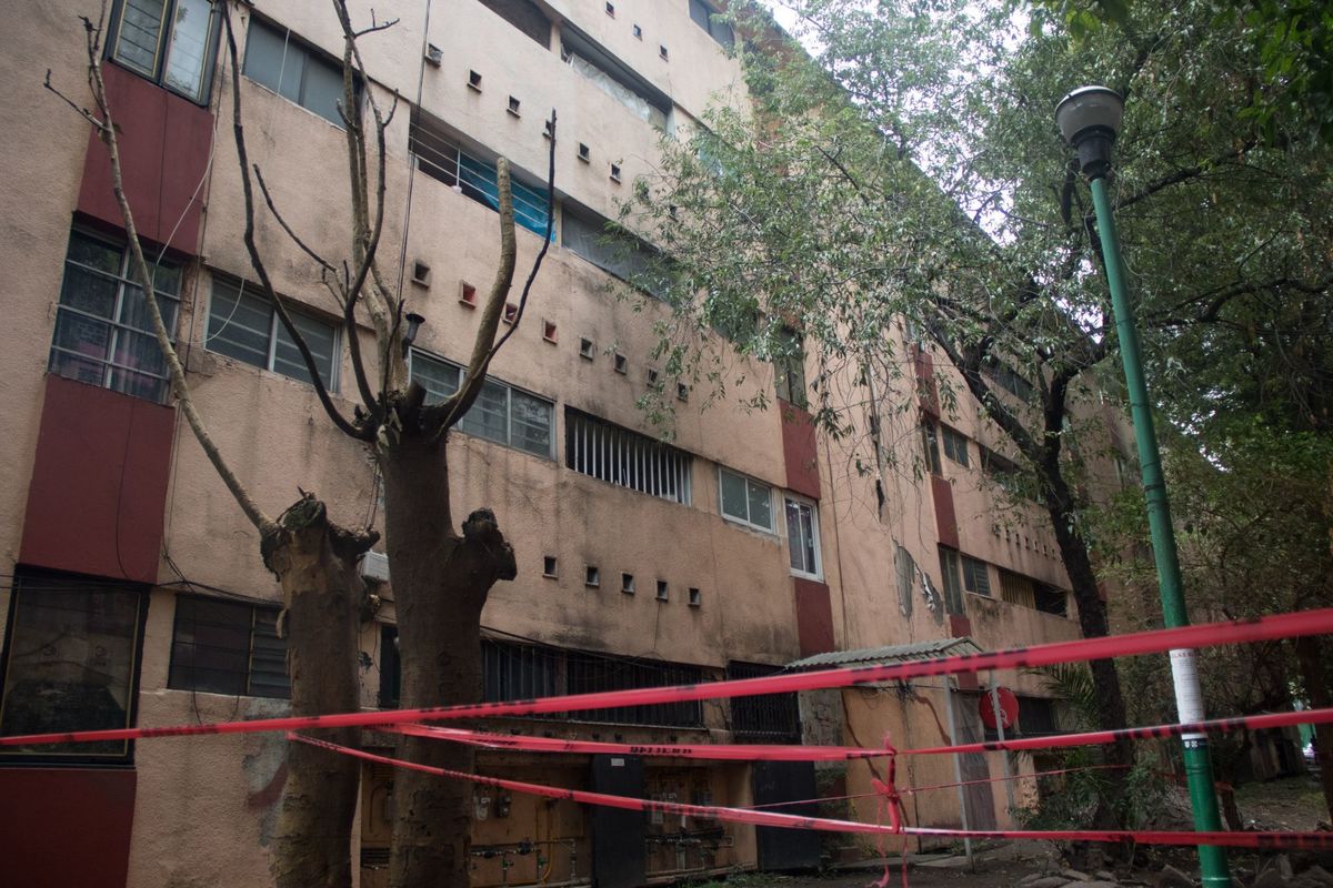 El edificio Lindavista resultó con afectaciones tras el sismo del 23 de junio. (Cuartoscuro)