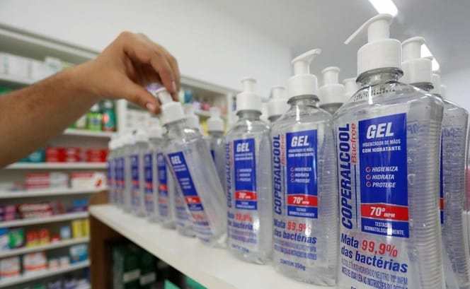 SET descarta insumos contra covid en lista de útiles escolares