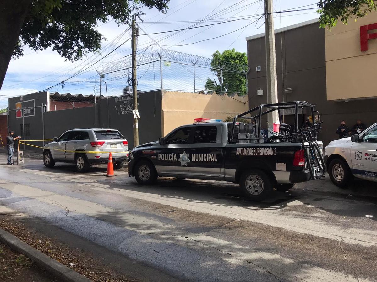 Los hombres que rescataron al sujeto de 30 años de edad, dejaron abandonada la camioneta que utilizaron sobre Justo Corro y Avenida Olímpica (Elsa Mar