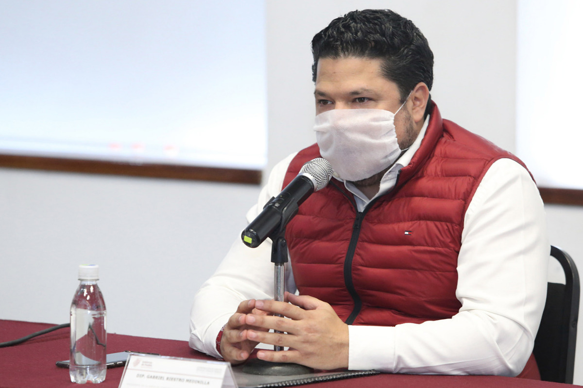 La inicativa plantea modificar el artículo 41, y con ello impediría a los partidos estatales formar coaliciones con partidos nacionales. (Agencia Enfo