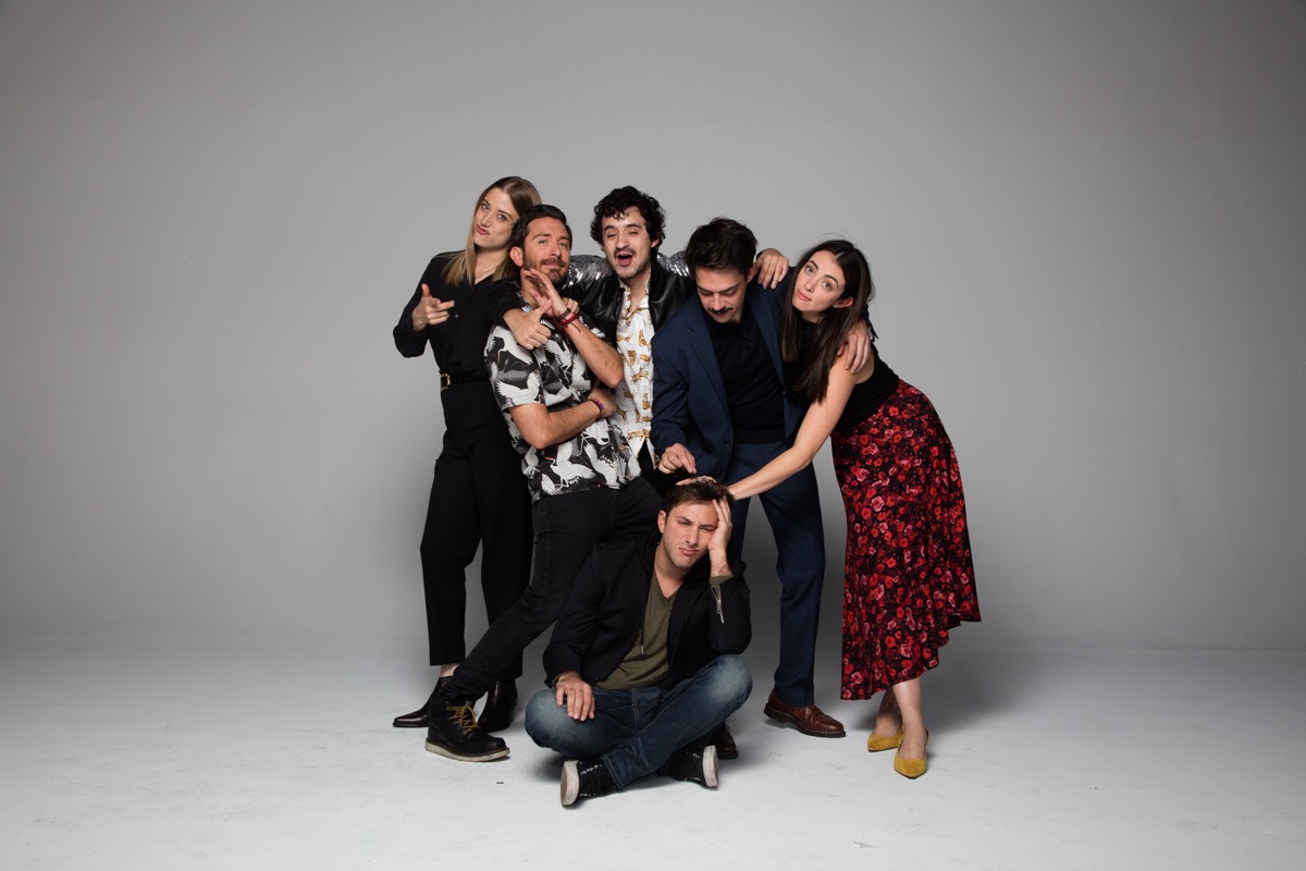 Elenco de Cómo sobrevivir soltero. (Especial)