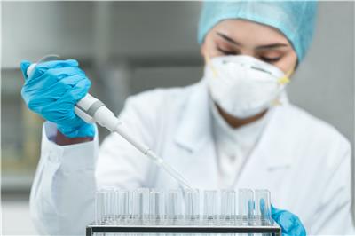 La vacuna contra el coronavirus aún se está desarrollando en el mundo. (AP)
