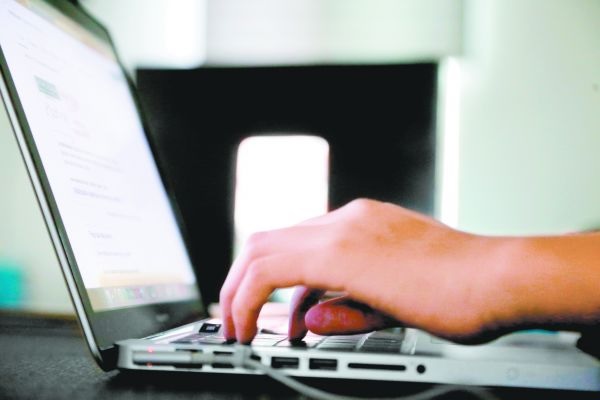 Solo se requiere de un equipo de cómputo e internet. Jorge López