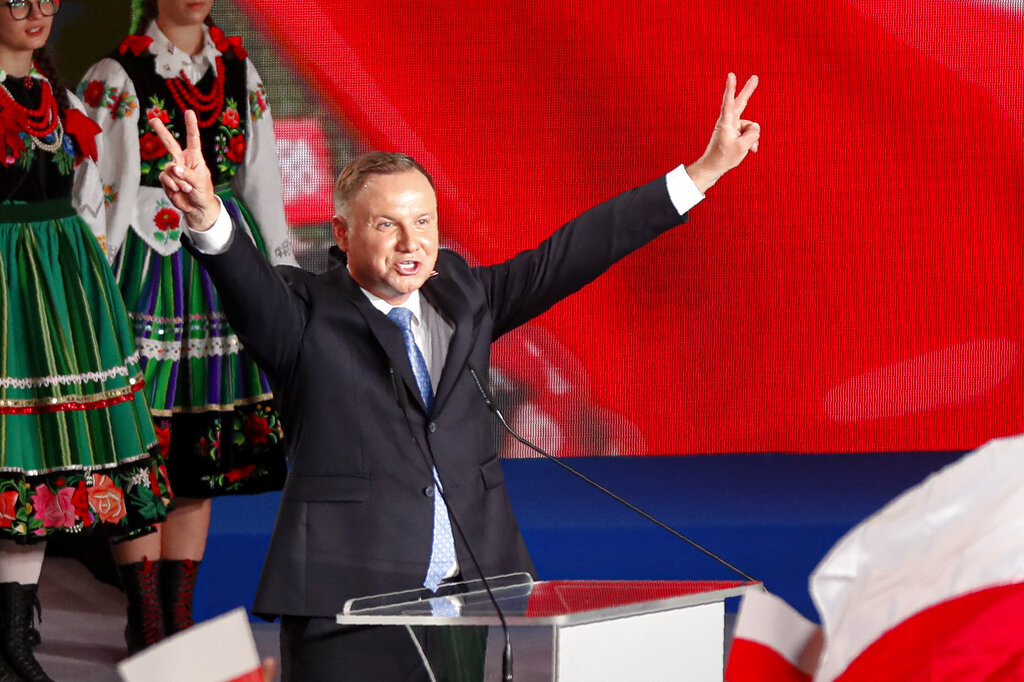 Polski prezydent zakochuje się w fałszywym rosyjskim dowcipie Emmanuela Macrona