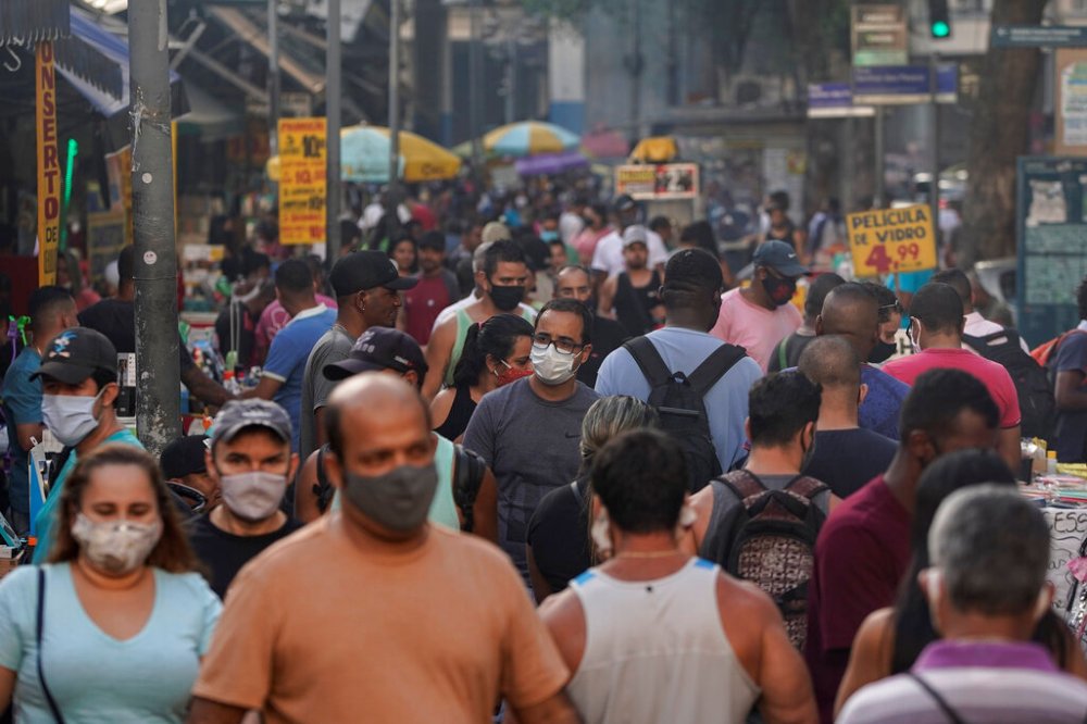 Brasil es el país más golpeado por el aumento de casos. (AP)