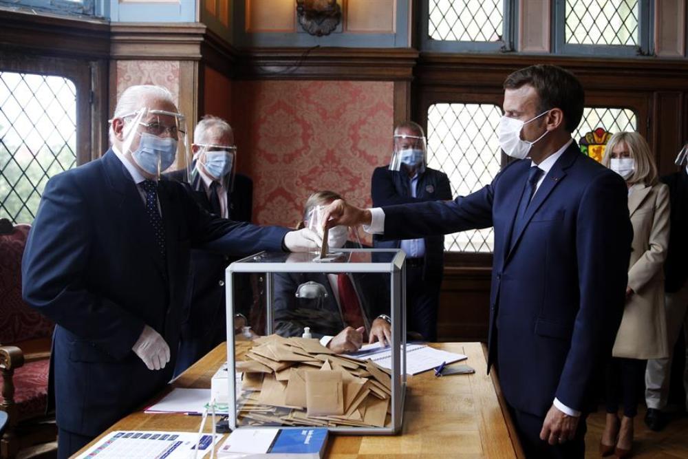 Se espera que el partido del presidente Emmanuel Macron reciba una dura reprimenda por parte de los votantes. (EFE)